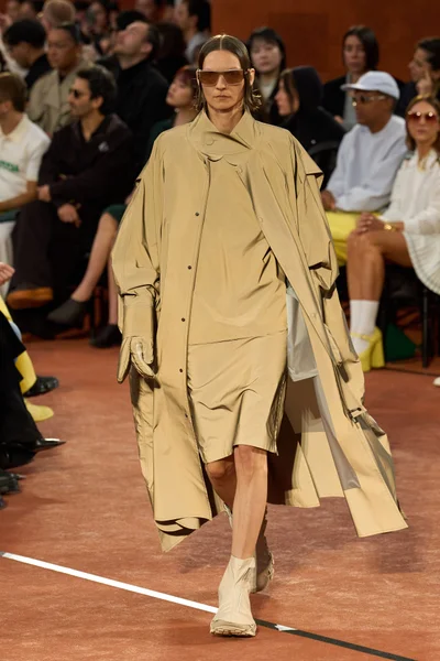 Look 9